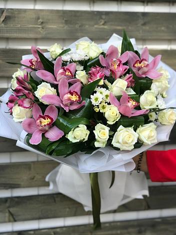 Букет цветов из: Розы и Хризантемы в Александровке Наро-Фоминск
