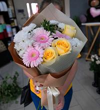 Букет цветов из:  Герберы, Розы и Хризантемы в Александровке Наро-Фоминск