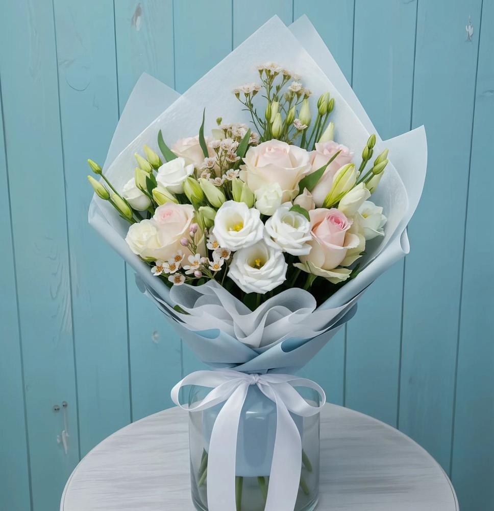 Букет цветов из: Розы и Лизиантусы в Александровке Наро-Фоминск