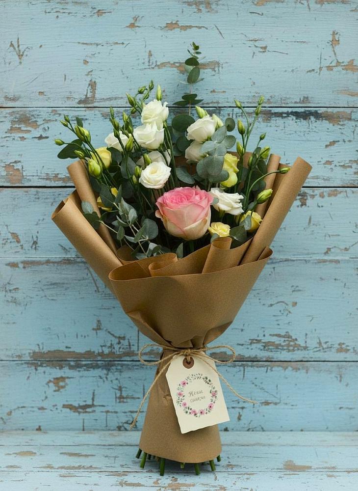 Букет цветов из: Розы и Лизиантусы в Александровке Наро-Фоминск