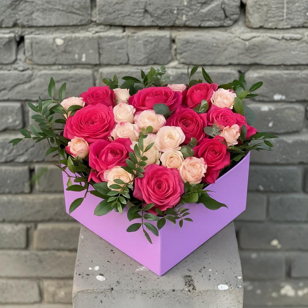 Цветочная композиция из Розы в коробке в Александровке Наро-Фоминск