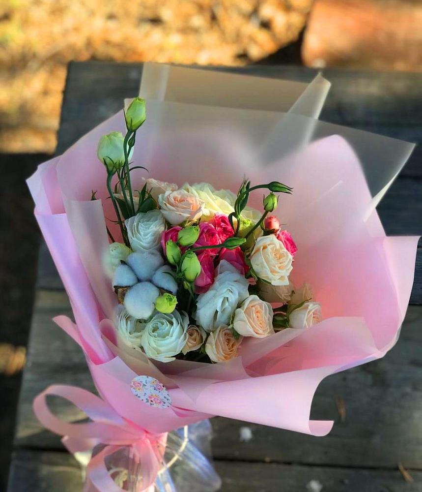 Букет цветов из: Розы и Лизиантусы в Александровке Наро-Фоминск