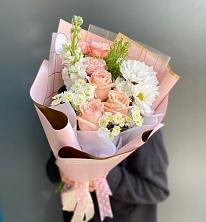 Букет цветов из:  Хризантемы и Розы в Александровке Наро-Фоминск