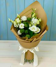 Букет цветов из:  Хризантемы и Лизиантусы в Александровке Наро-Фоминск