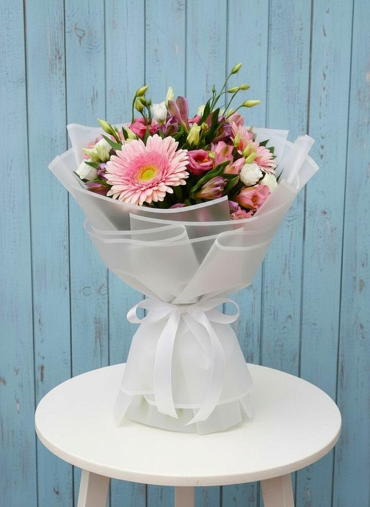 Букет цветов из: Герберы, Альстромерии и Лизиантусы в Александровке Наро-Фоминск