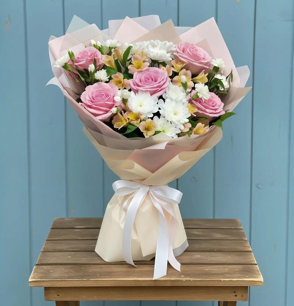 Букет цветов из: Гвоздики, Орхидеи и Розы в Александровке Наро-Фоминск