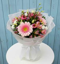 Букет цветов из:  Герберы, Альстромерии и Лизиантусы в Александровке Наро-Фоминск