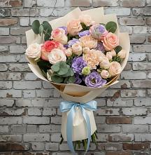 Букет цветов из:  Розы, Лизиантусы и Гвоздики в Александровке Наро-Фоминск