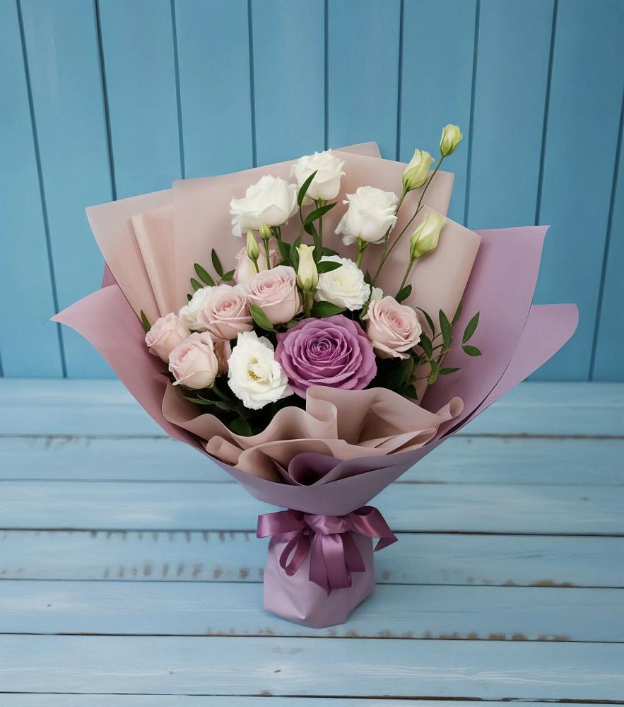 Букет цветов из: Розы и Лизиантусы в Александровке Наро-Фоминск